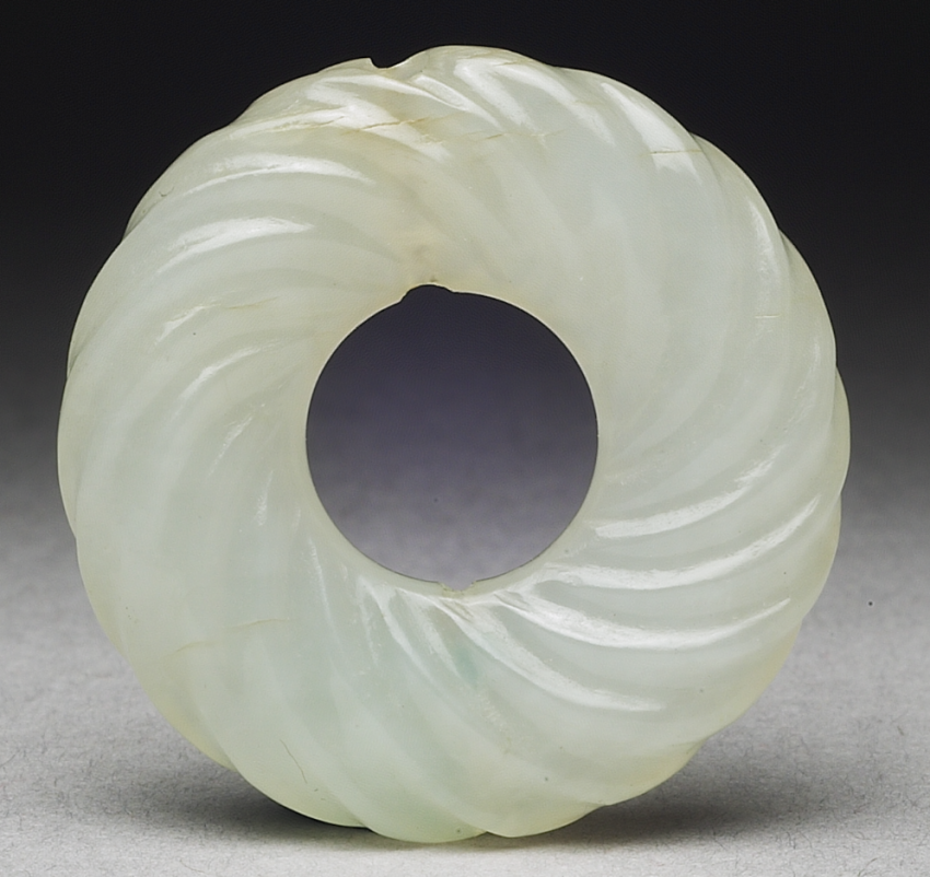 南宋至元绞丝纹玉璧台北故宫博物院馆藏