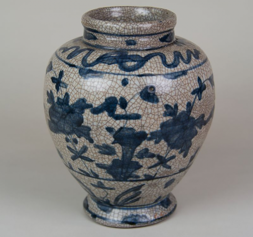 明早期哥釉青花花卉纹罐正面美国大都会博物馆藏