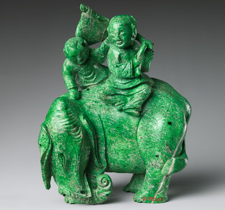 清翡翠童子洗象雕件正面美国大都会博物馆藏