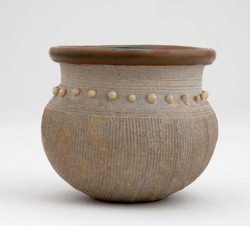 南宋 赣州窑褐釉柳斗纹罐 大英博物馆藏