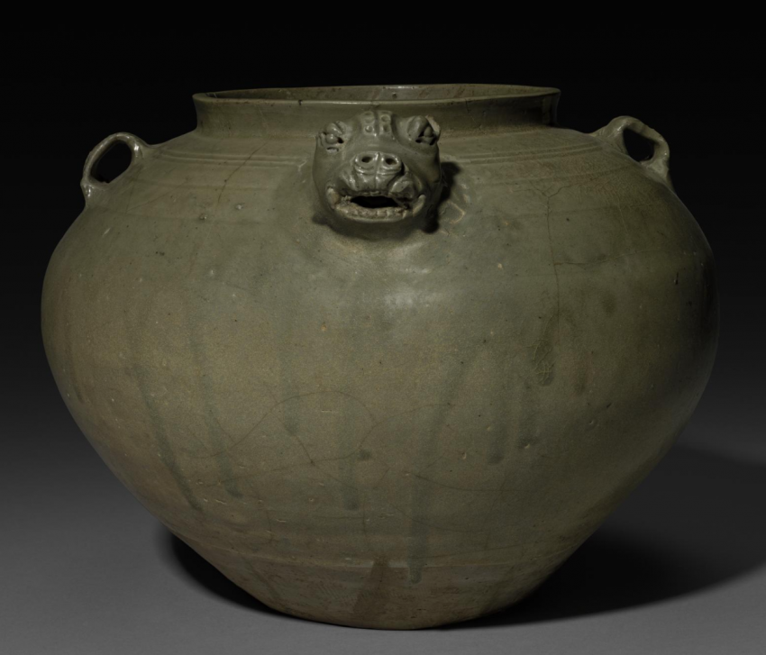 西晋越窑青瓷虎头罐正面美国克利夫兰博物馆藏
