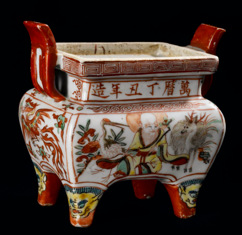 見事な 中国陶磁器 万歴赤絵 面取り壺 工芸品