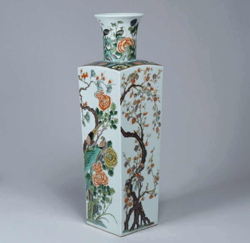 清五彩花鸟纹方瓶 图1 日本东京国立博物馆藏 古玩图集网